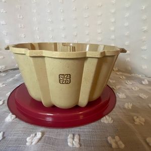 Vintage LITTONWARE Bundt Cake Pan 4 Qt Oven Microwave or Convection.